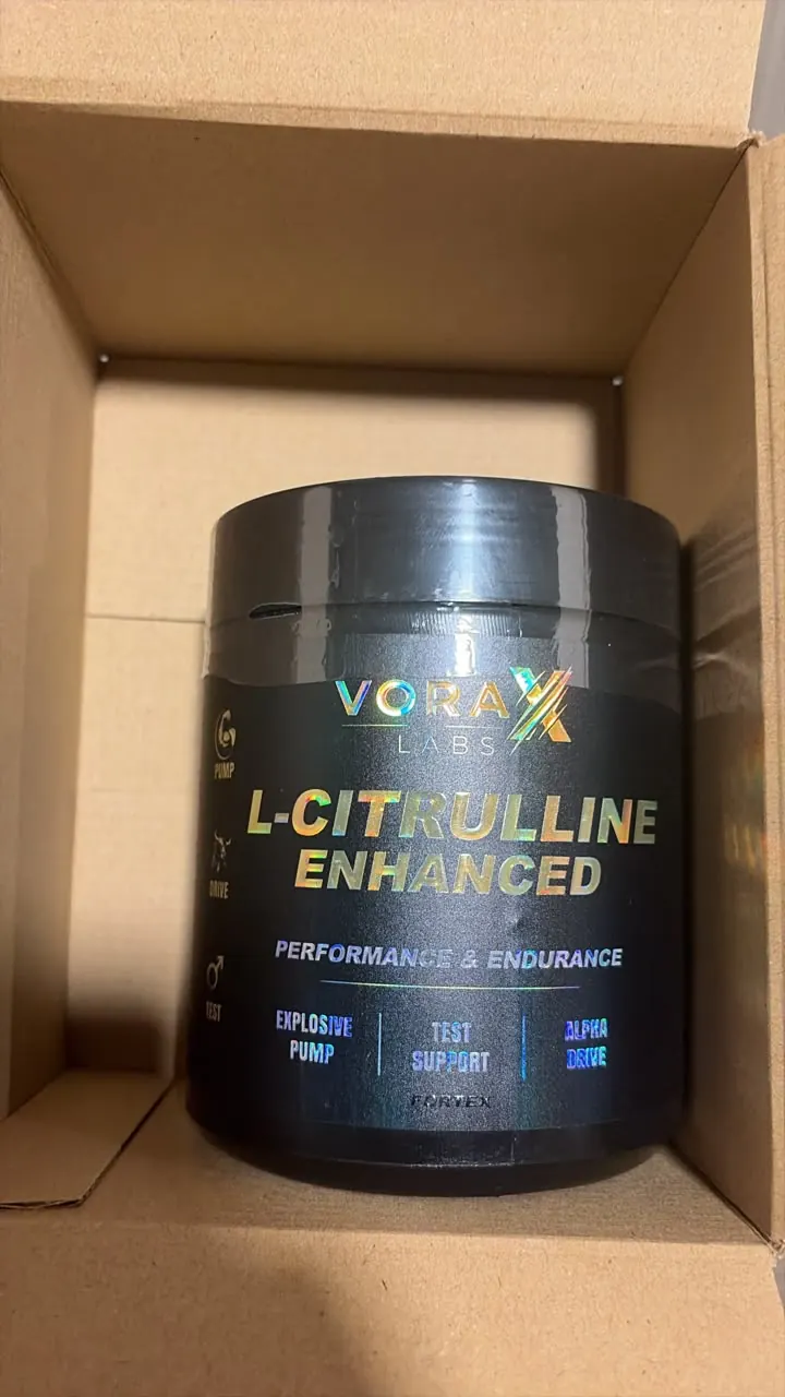 Pote de citrulina Vorax Labs dentro de su caja de envío